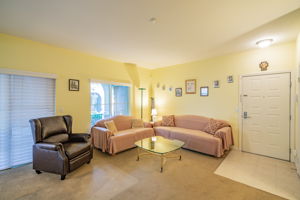 461 Country Club Dr, Simi Valley, CA 93065, USA Photo 4