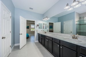 Master Bathroom1c