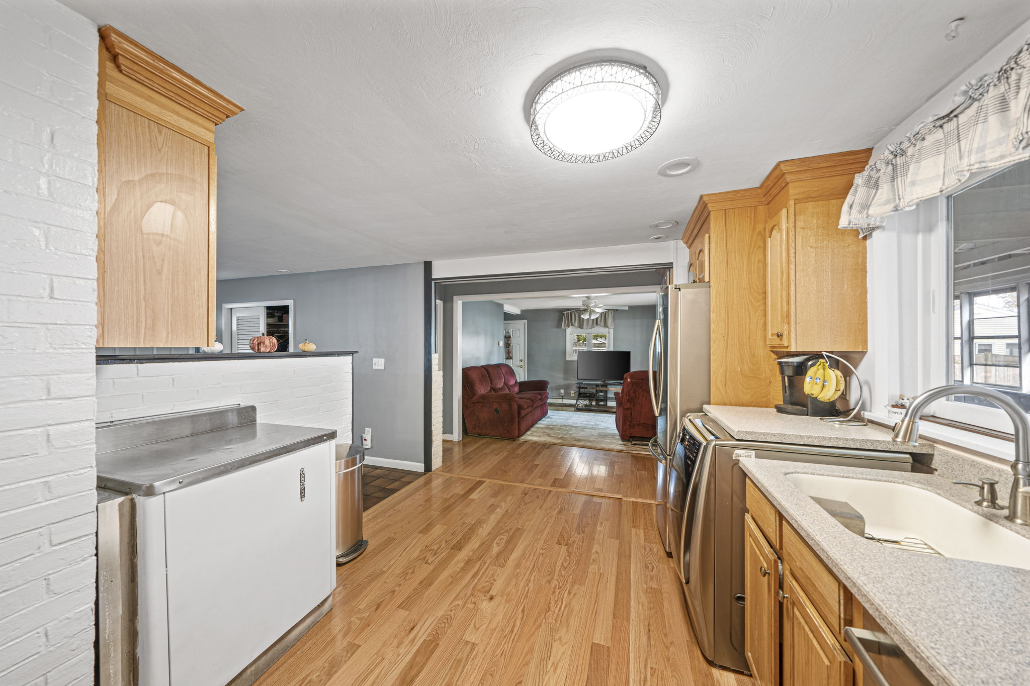 34 Spring St, Braintree, MA 02184, US Photo 5