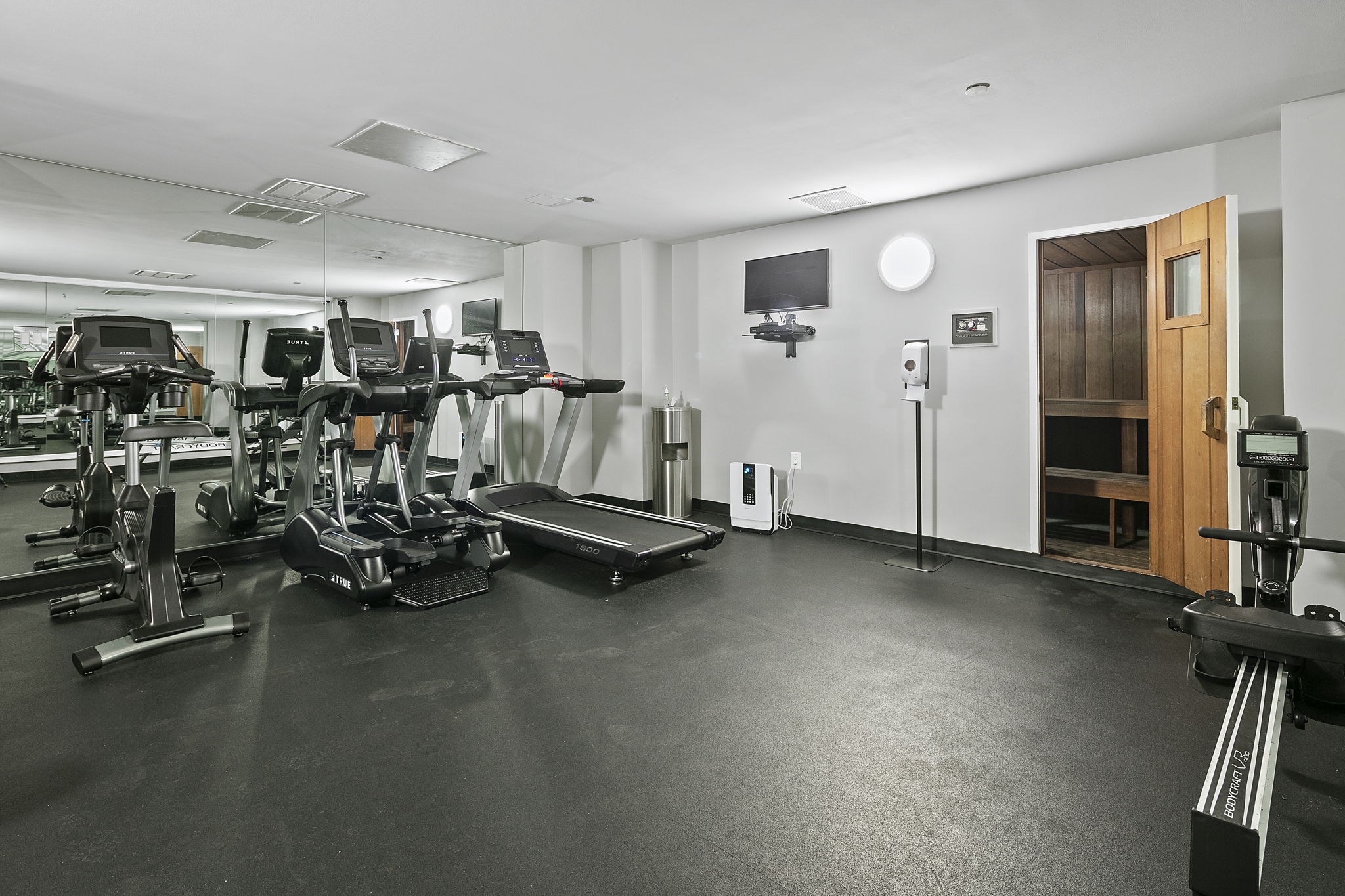 1301 N Courthouse Rd #1114, Arlington, VA 22201, US Photo 33