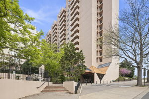 1301 N Courthouse Rd #1114, Arlington, VA 22201, US Photo 3