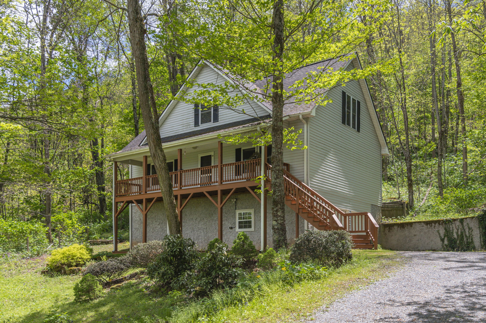 975 Apple Creek Rd, Waynesville, NC 28786 TCMPhotos