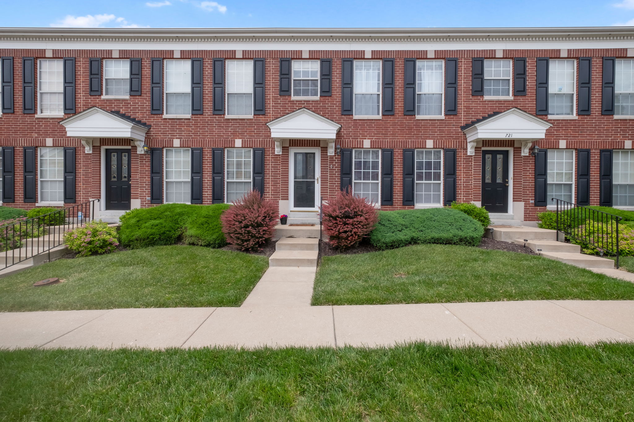 719 Hyde Dr, O'Fallon, MO 63366, US Photo 2