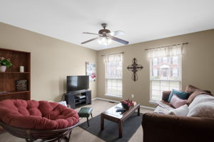 719 Hyde Dr, O'Fallon, MO 63366, US Photo 5