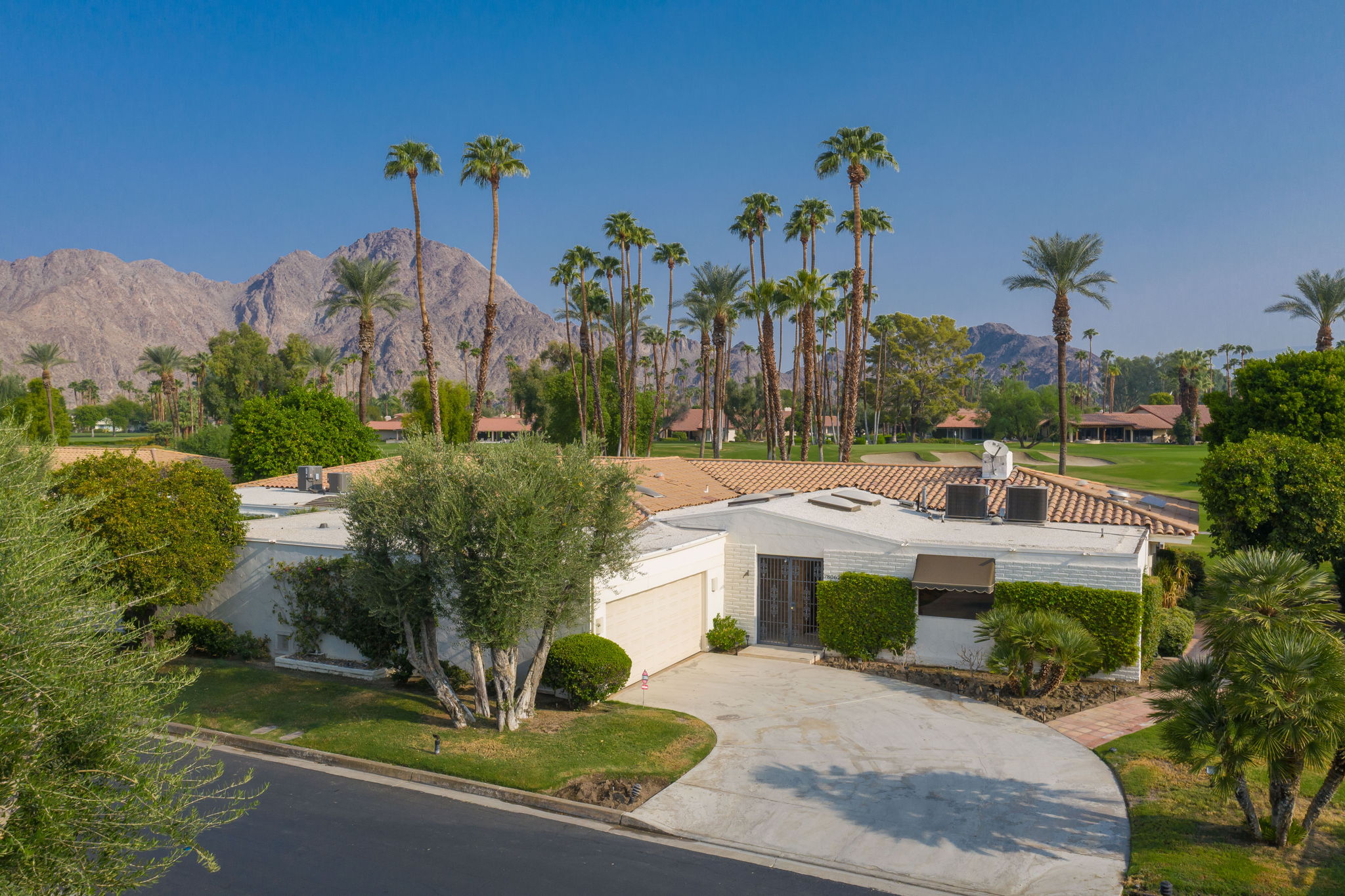 78062 Lago Dr, La Quinta, CA 92253, US Photo 2