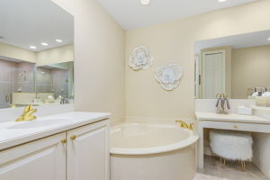 10160 Bellavista Cir, Miromar Lakes, FL 33913, US Photo 12