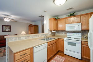 216 Darby's Crossing Ct, Hiram, GA 30141, USA Photo 13
