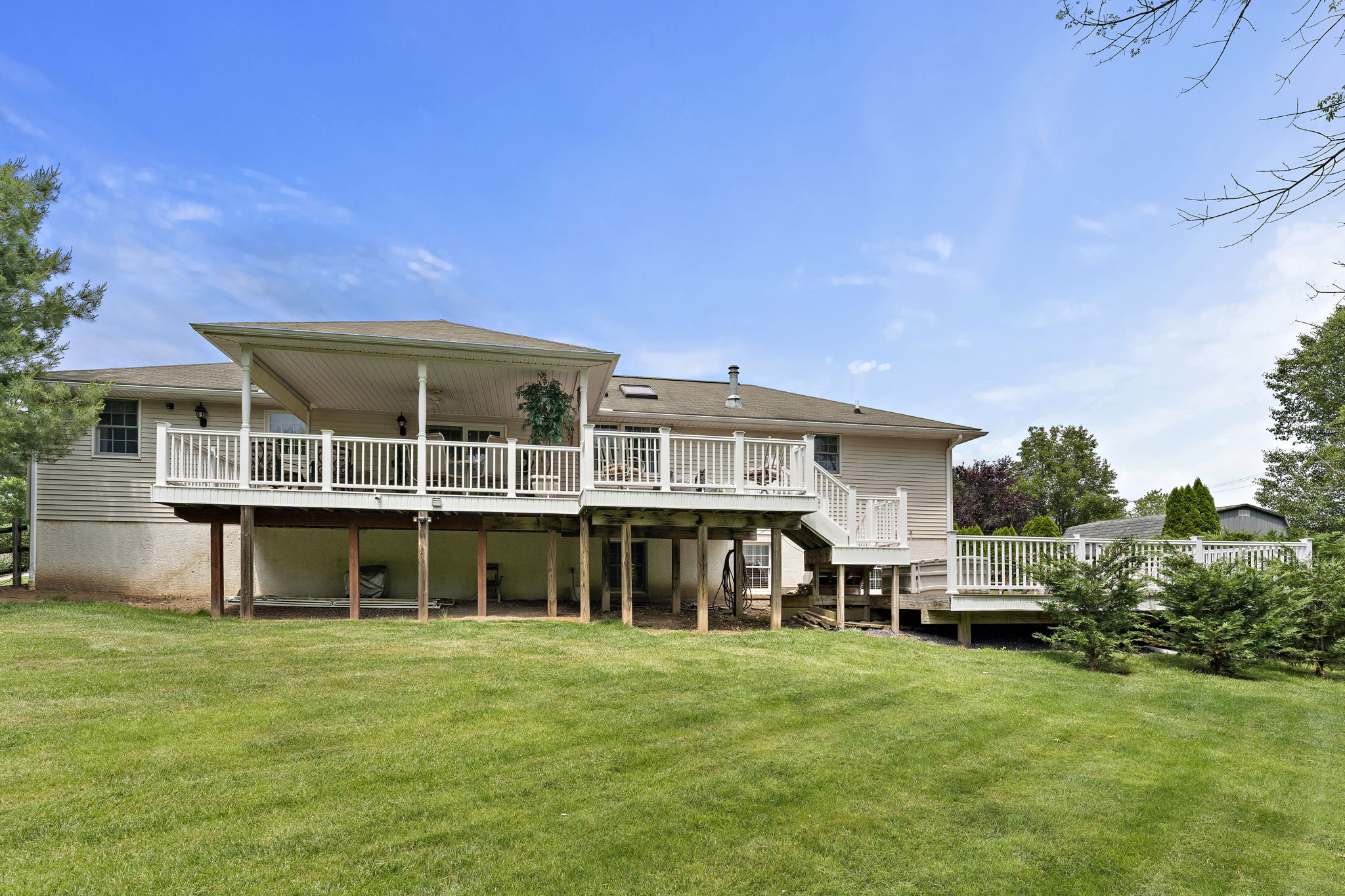 2380 Heather Ln, Gilbertsville, PA 19525 Left Bank REPS