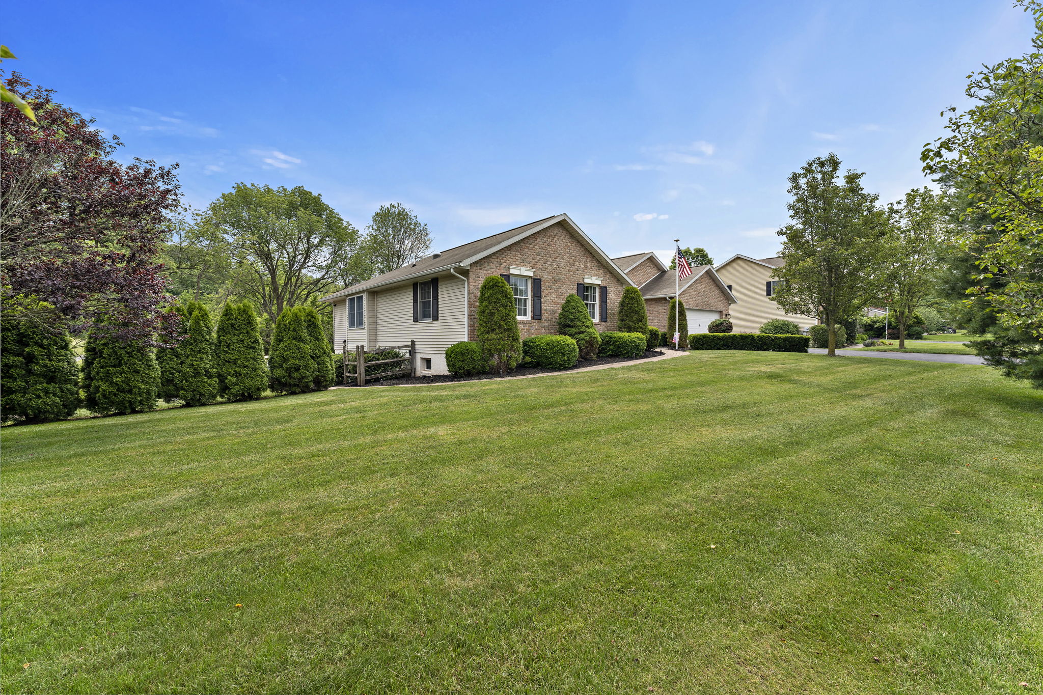 2380 Heather Ln, Gilbertsville, PA 19525 Left Bank REPS