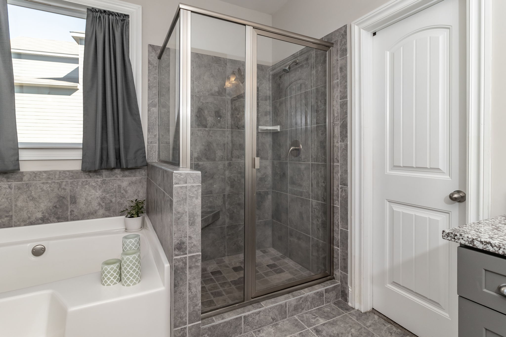 Owner's En-Suite Bath