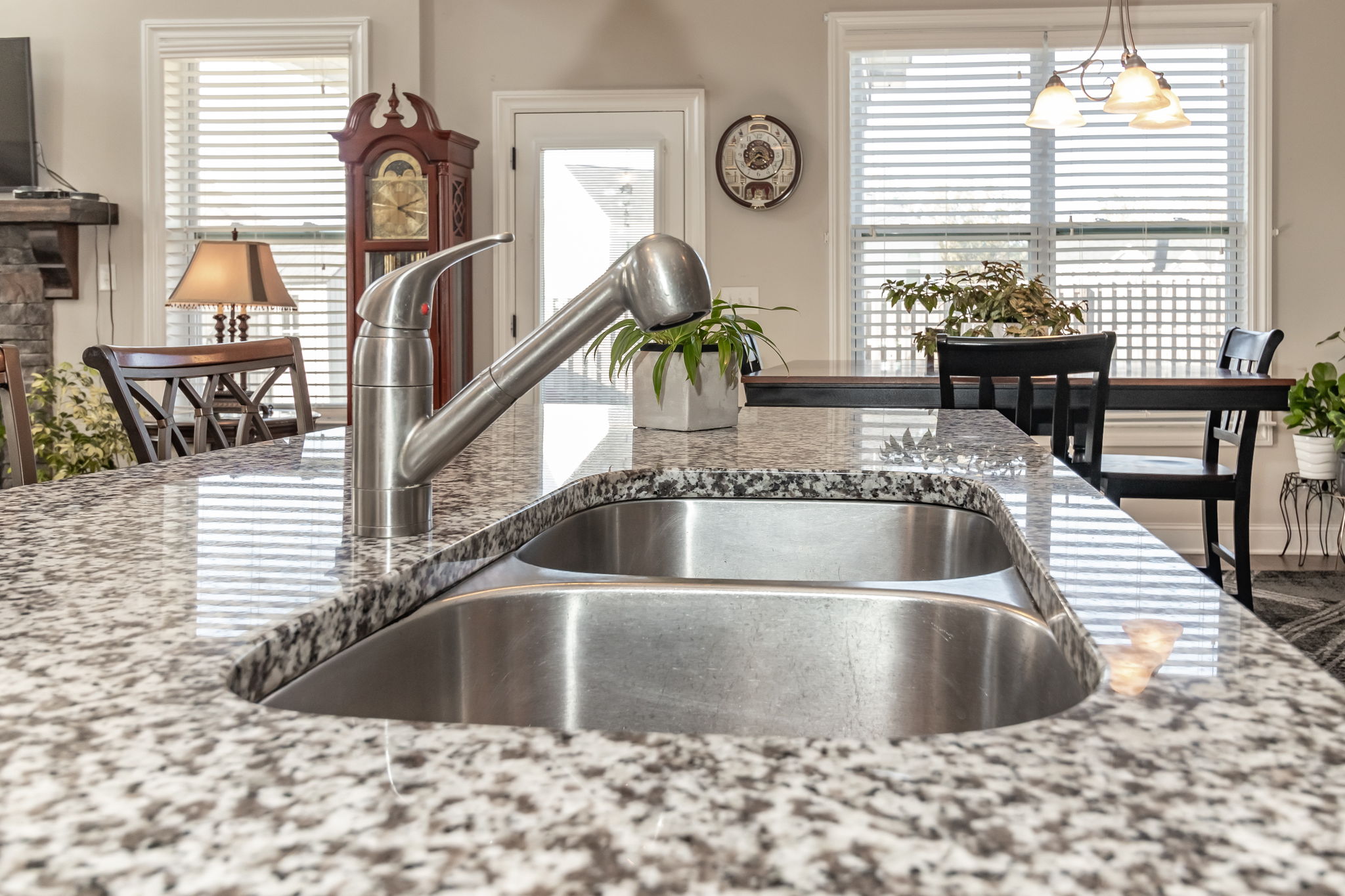 Kitchen - Granite Counters