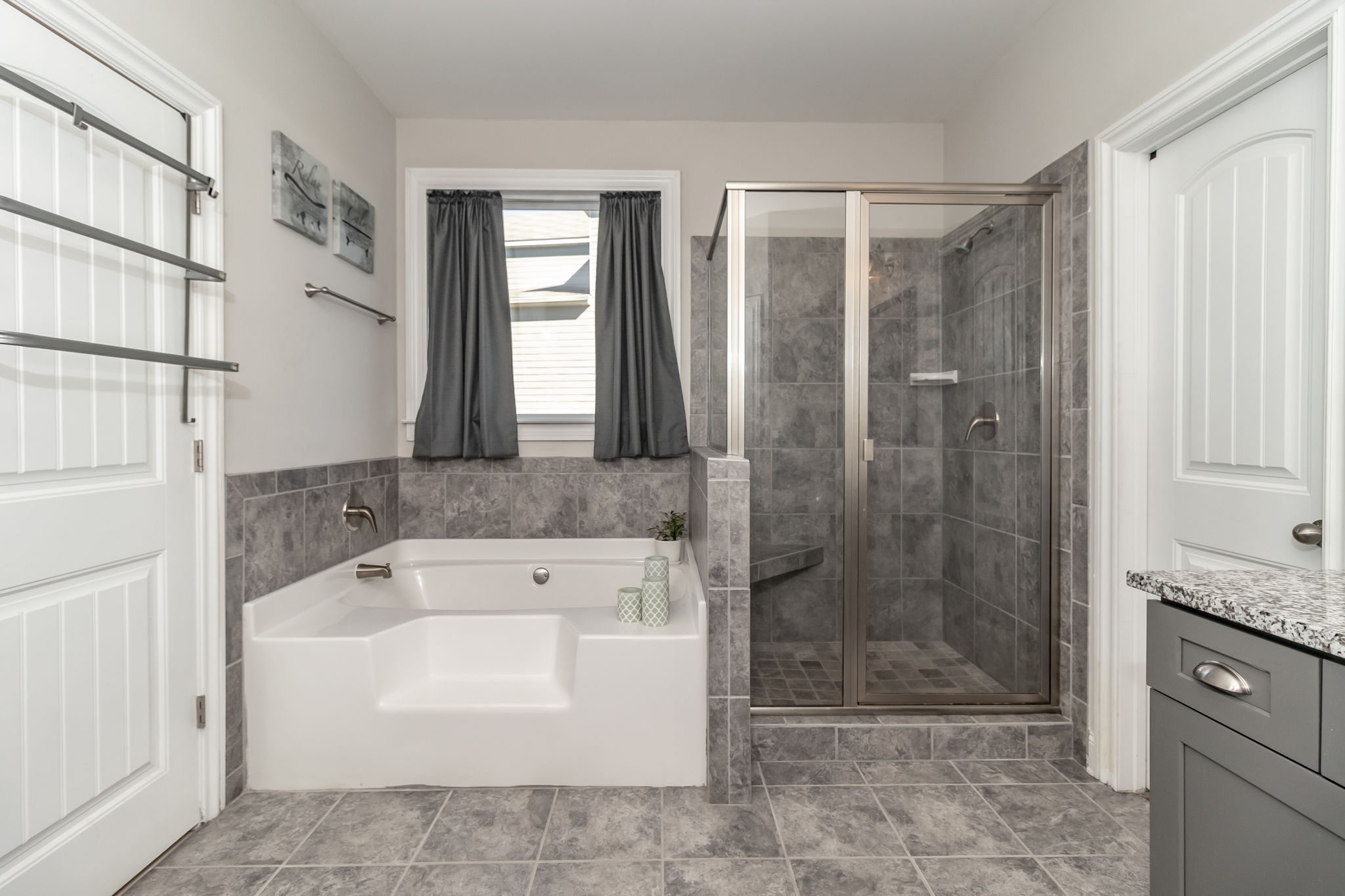 Owner's En-Suite Bath