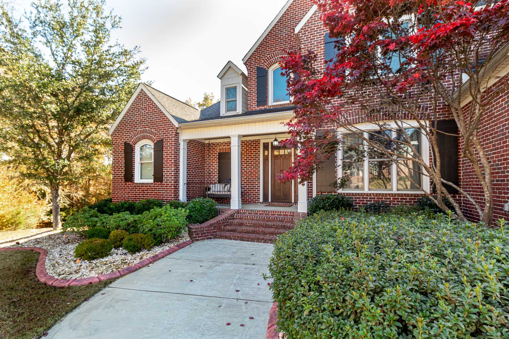 Front Porch/Entrance