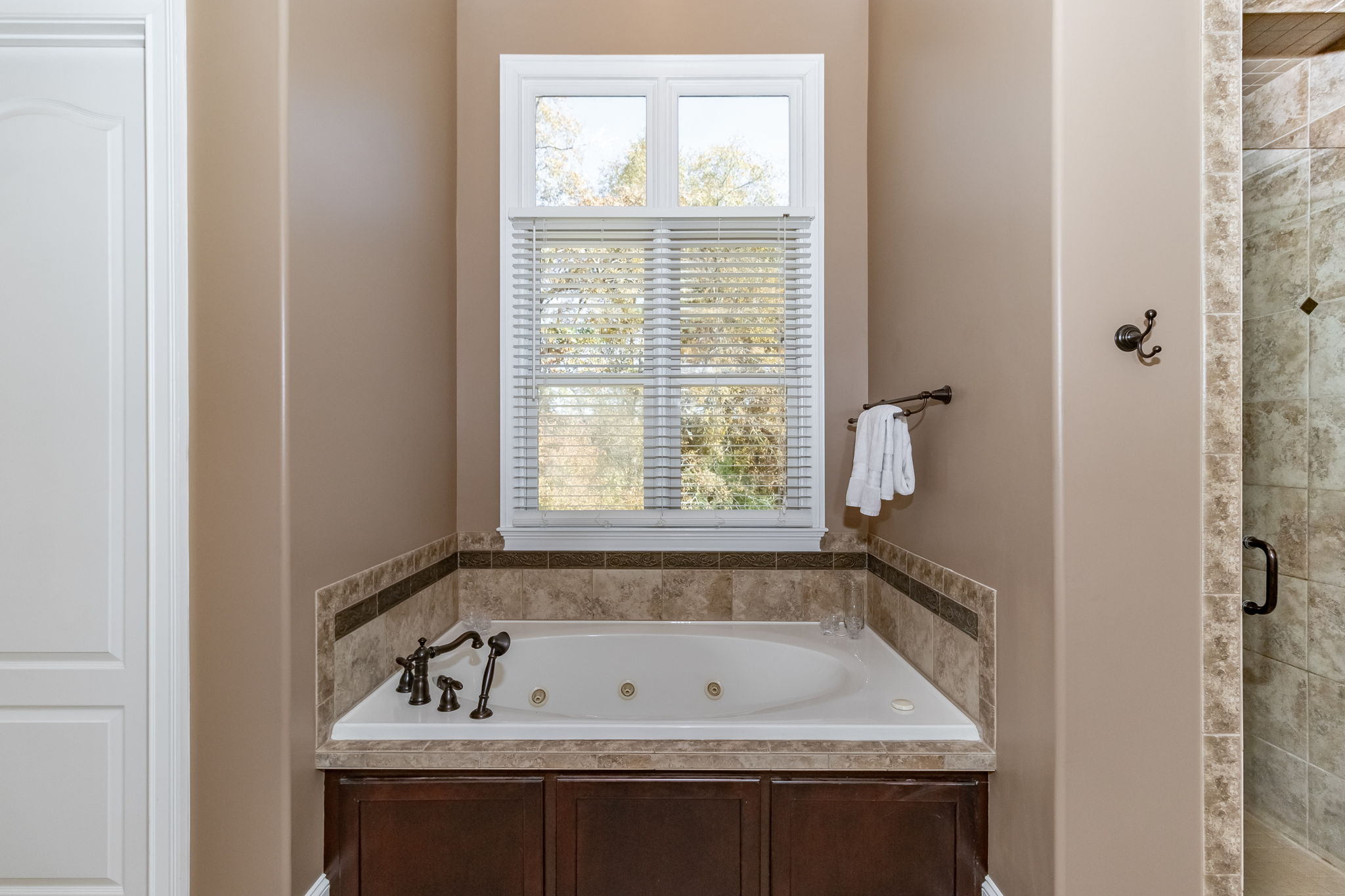 Owner's En-Suite Bath