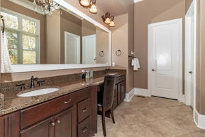 Owner's En-Suite Bath