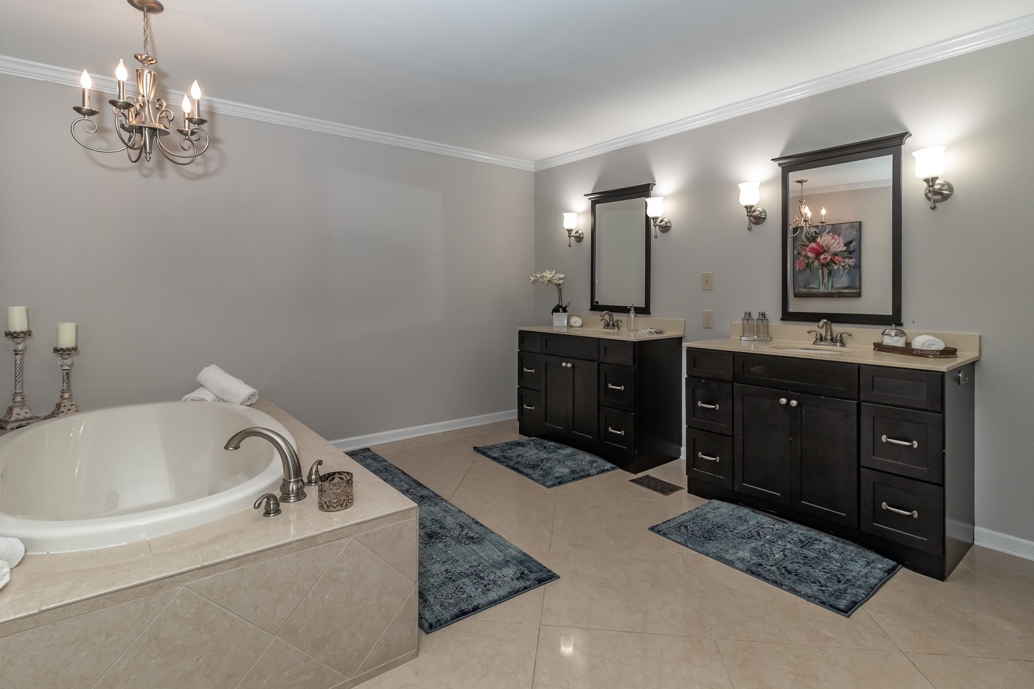 Owner's En-Suite Bath