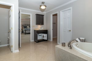 Owner's En-Suite Bath