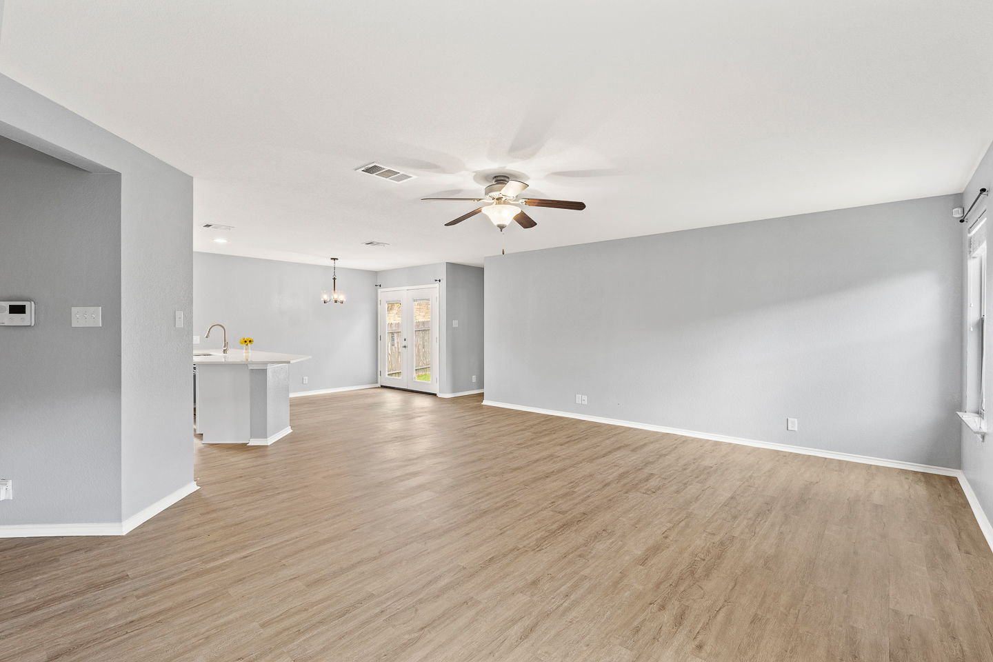 293 Tower Dr, Kyle, TX 78640, USA Photo 6