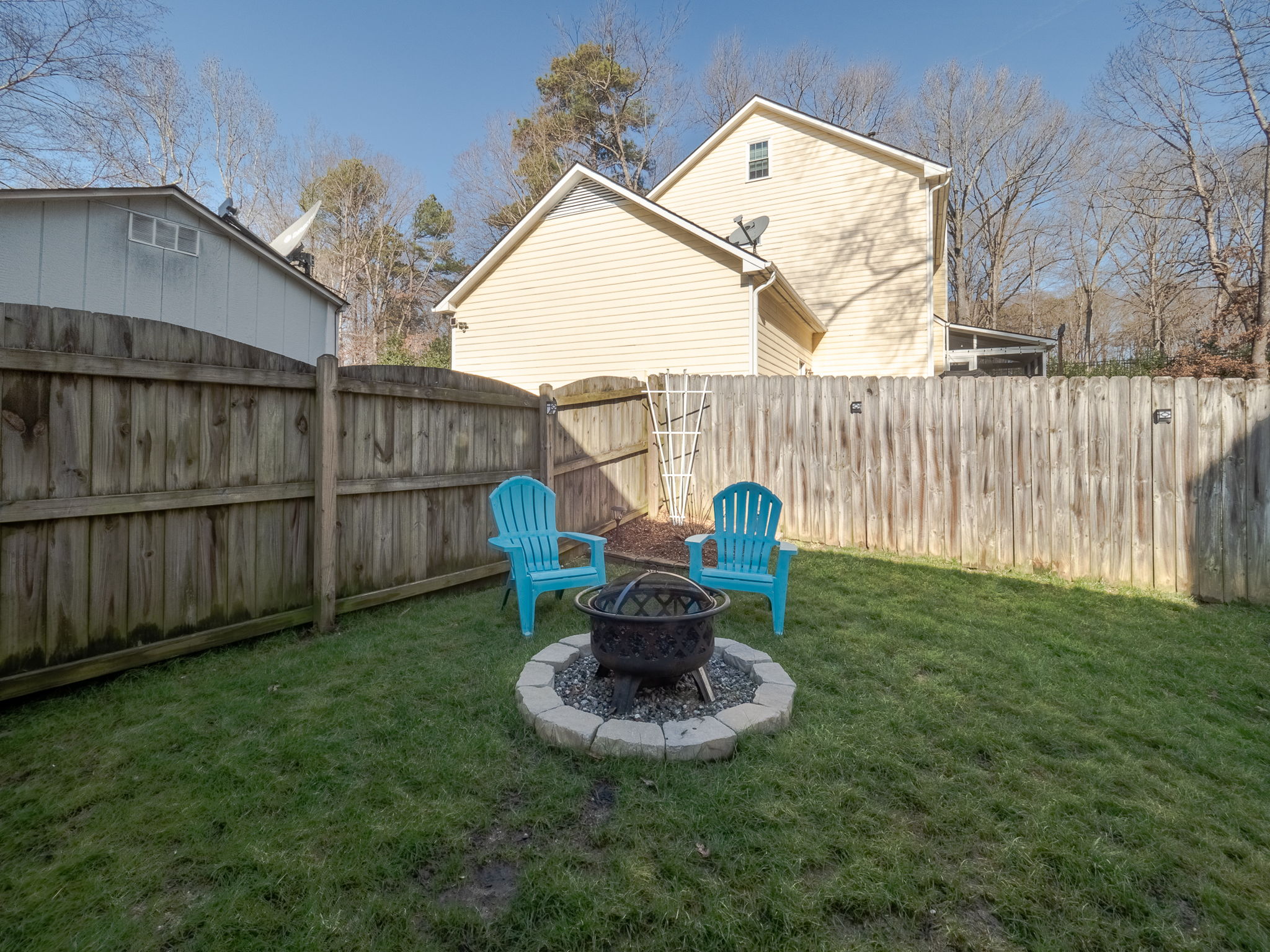 Great home in sought after Apex neighborhood, Buckingham! Picture