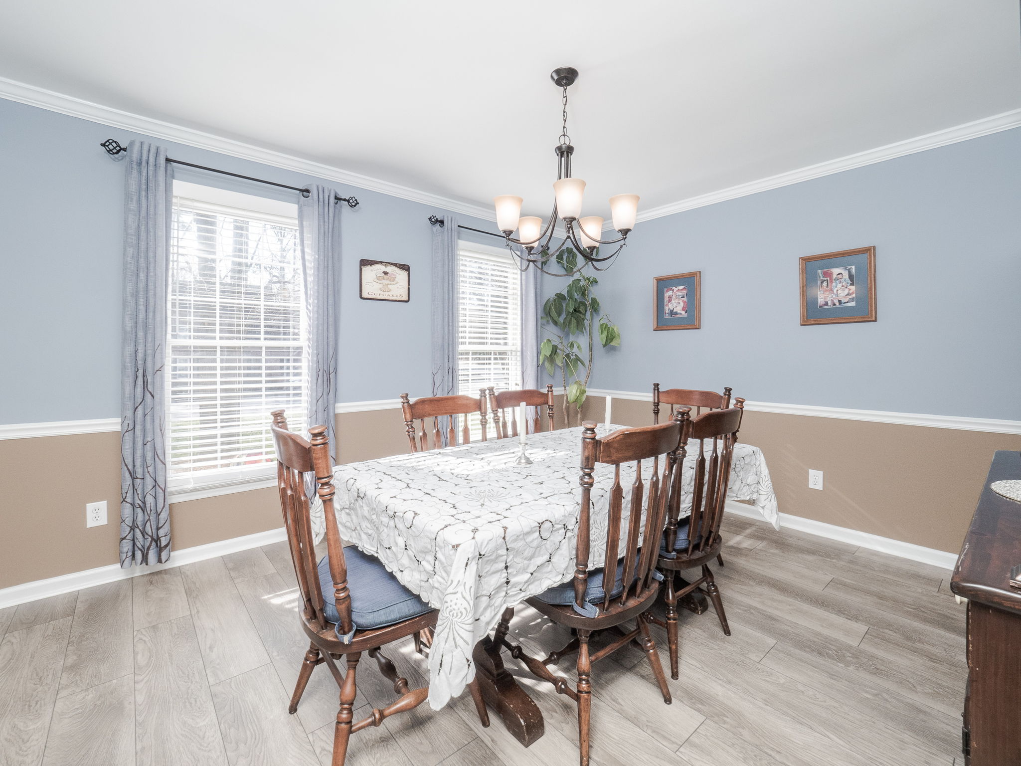 Great home in sought after Apex neighborhood, Buckingham! Picture