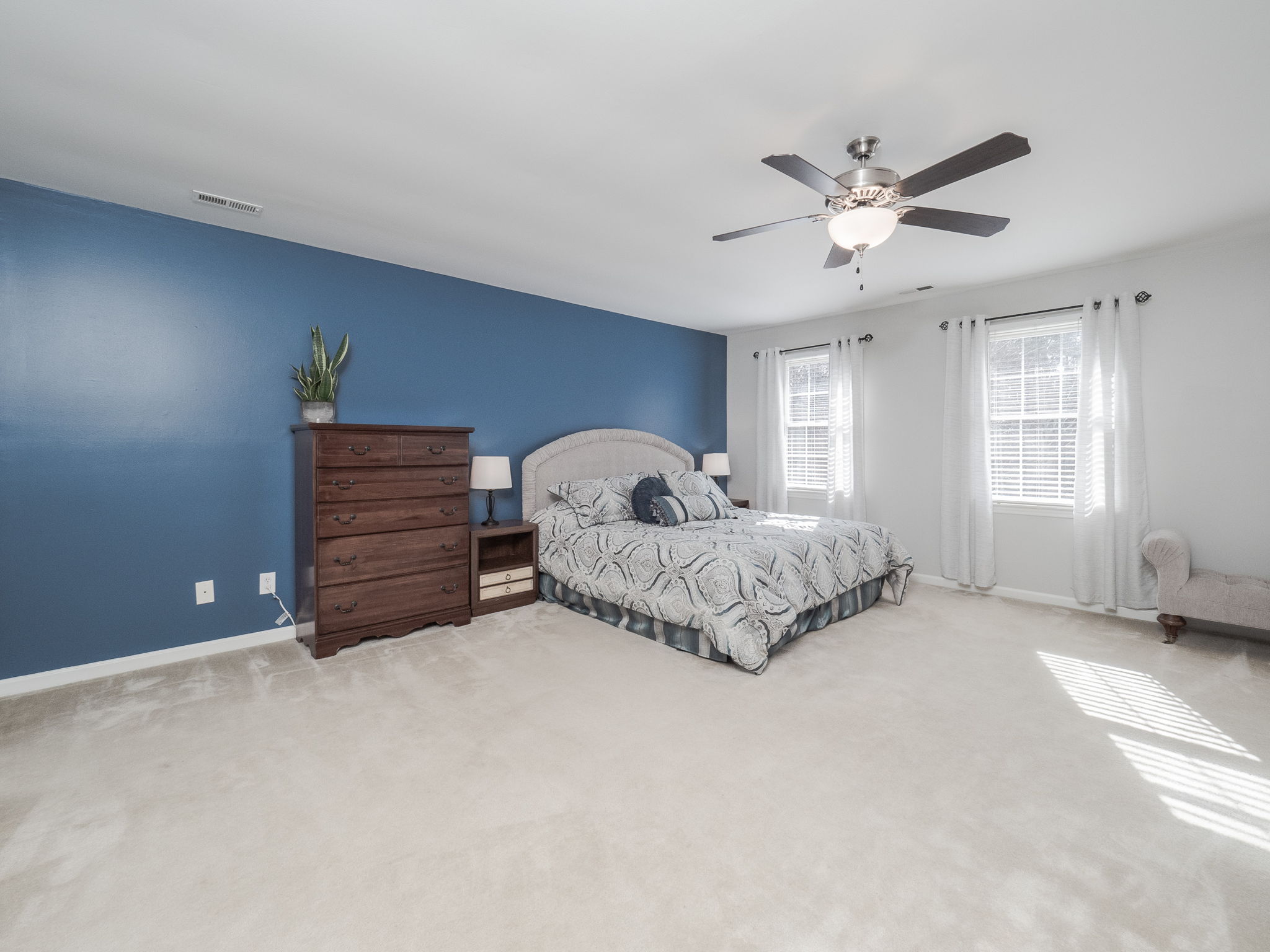 Great home in sought after Apex neighborhood, Buckingham! Picture