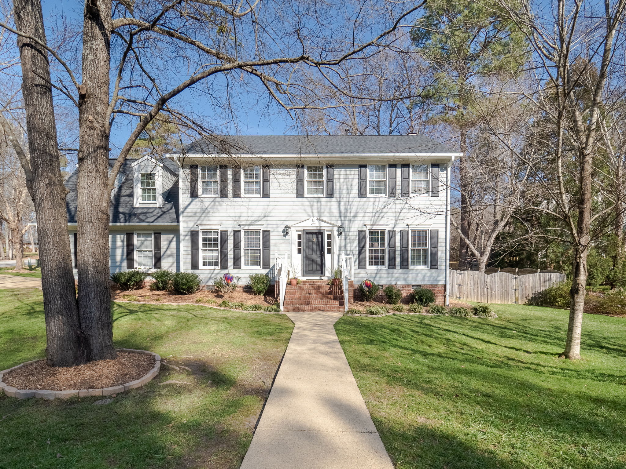 Great home in sought after Apex neighborhood, Buckingham! Picture