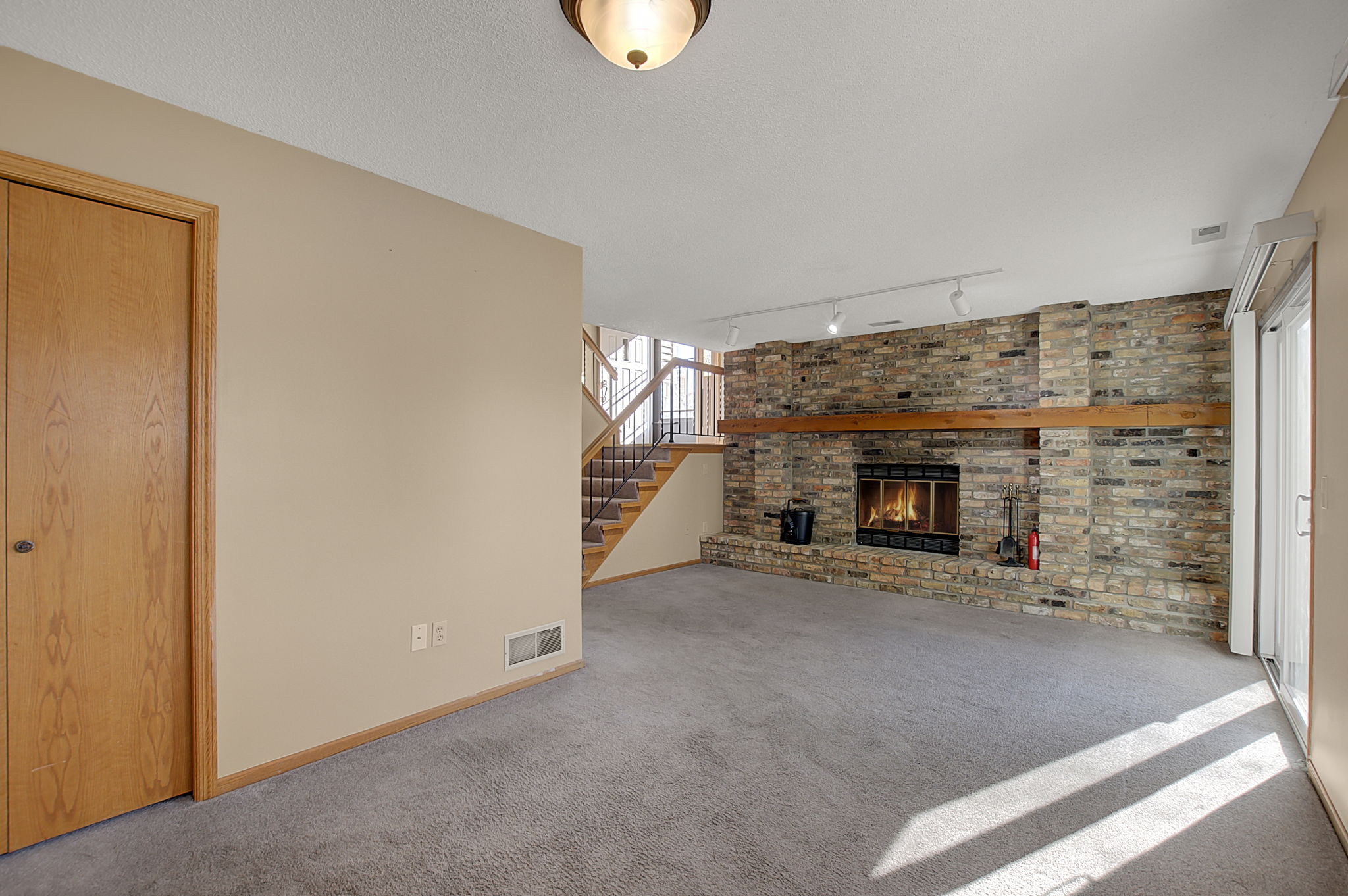 3433 Juliet Dr, Woodbury, MN 55125, US Photo 16