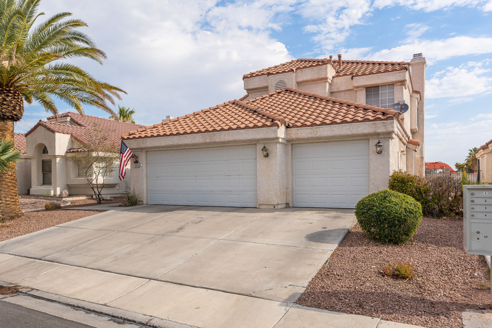 1910 Guinn Dr, Henderson, NV 89074, USA Photo 2