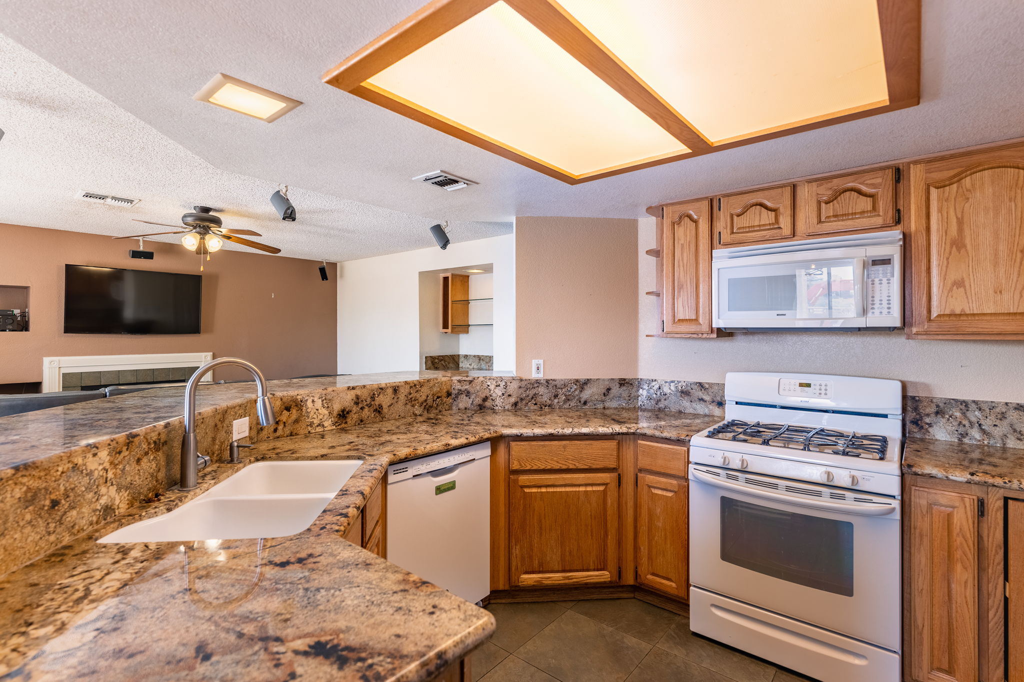 1910 Guinn Dr, Henderson, NV 89074, USA Photo 10