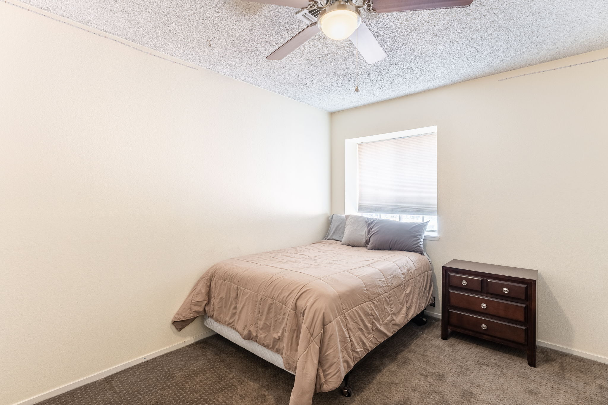 1910 Guinn Dr, Henderson, NV 89074, USA Photo 23