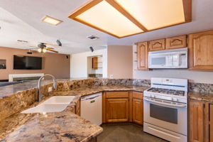 1910 Guinn Dr, Henderson, NV 89074, USA Photo 9