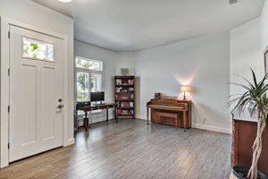 Foyer/Living Room
