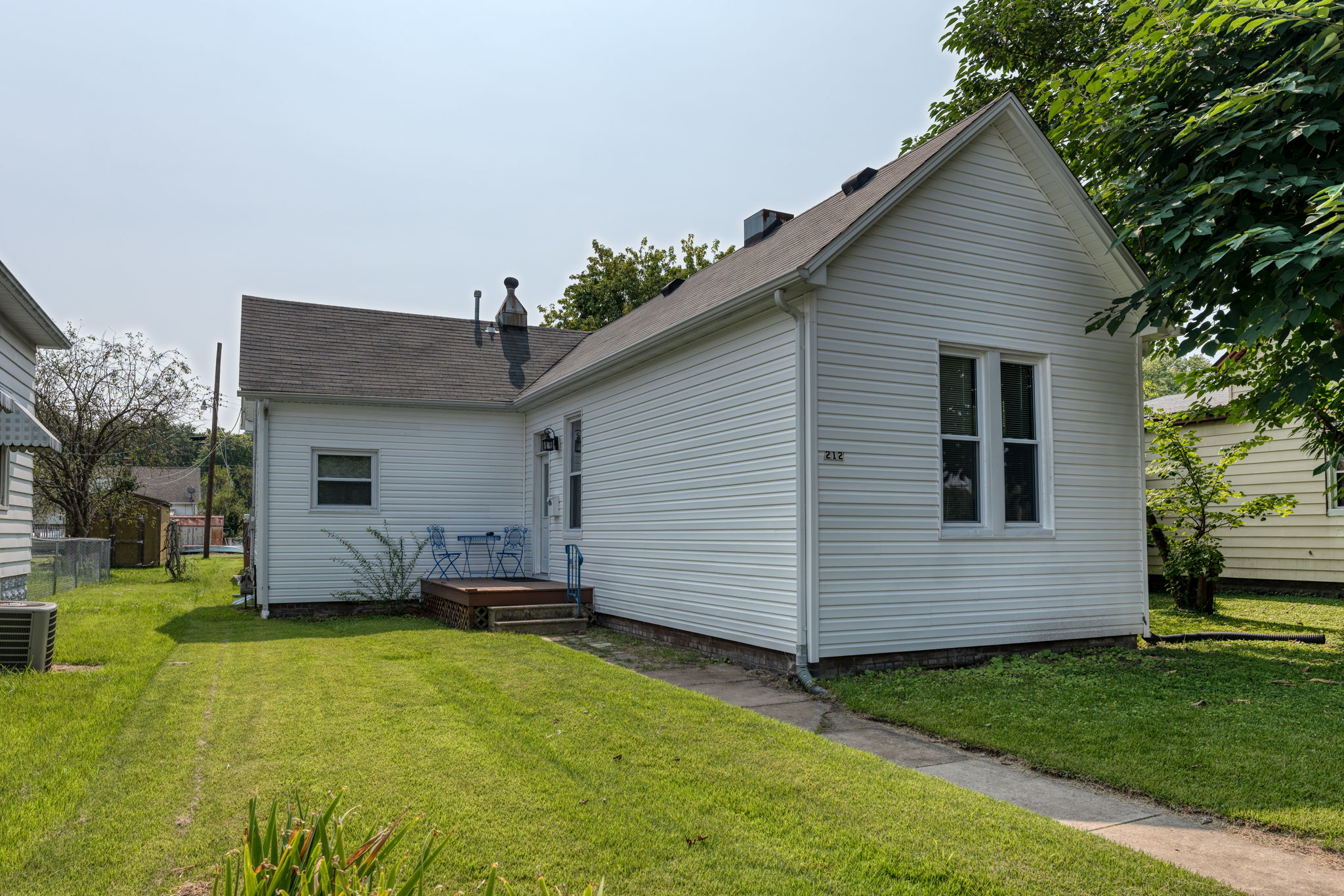 212 S 2nd St, Caseyville Realty Shots