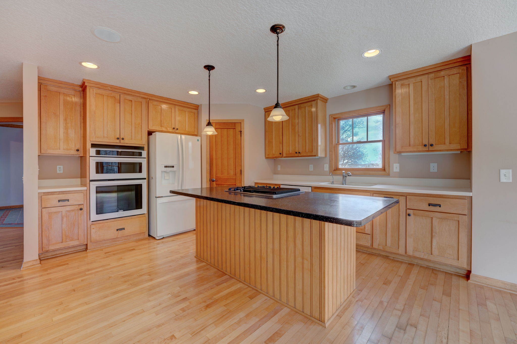 Kitchen/Breakfast Bar