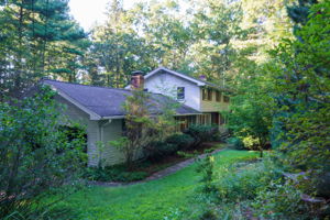 33 Beech Mountain Cir, Mansfield Center, CT 06250, USA Photo 2