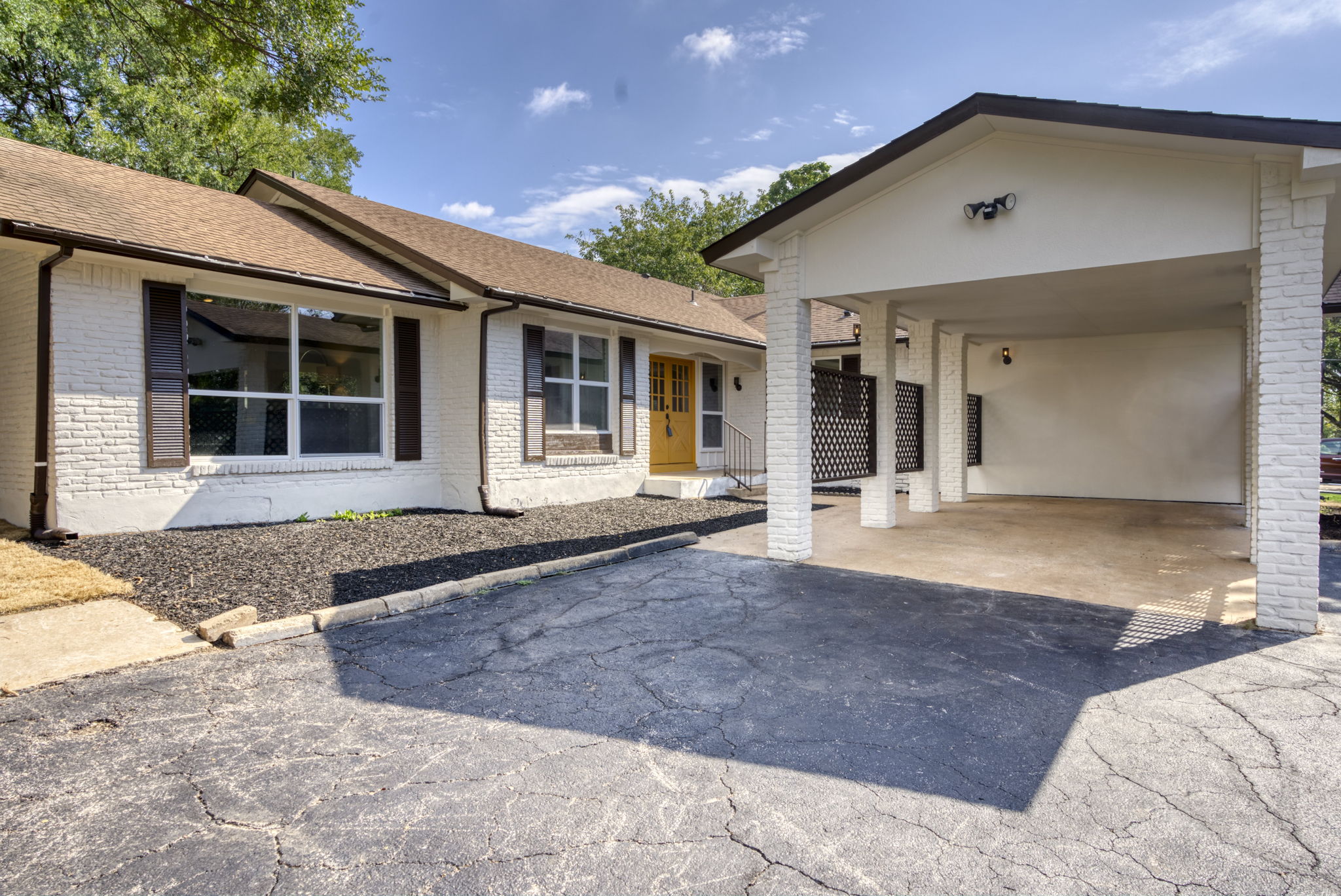 1011 Country Club Rd, Georgetown, TX 78628, USA Photo 4