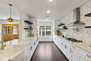 1011 Country Club Rd, Georgetown, TX 78628, USA Photo 13