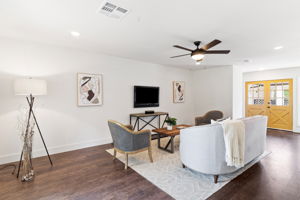 1011 Country Club Rd, Georgetown, TX 78628, USA Photo 7