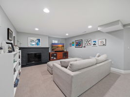 1087 Westwood Dr, Birmingham, MI 48009, US Photo 29