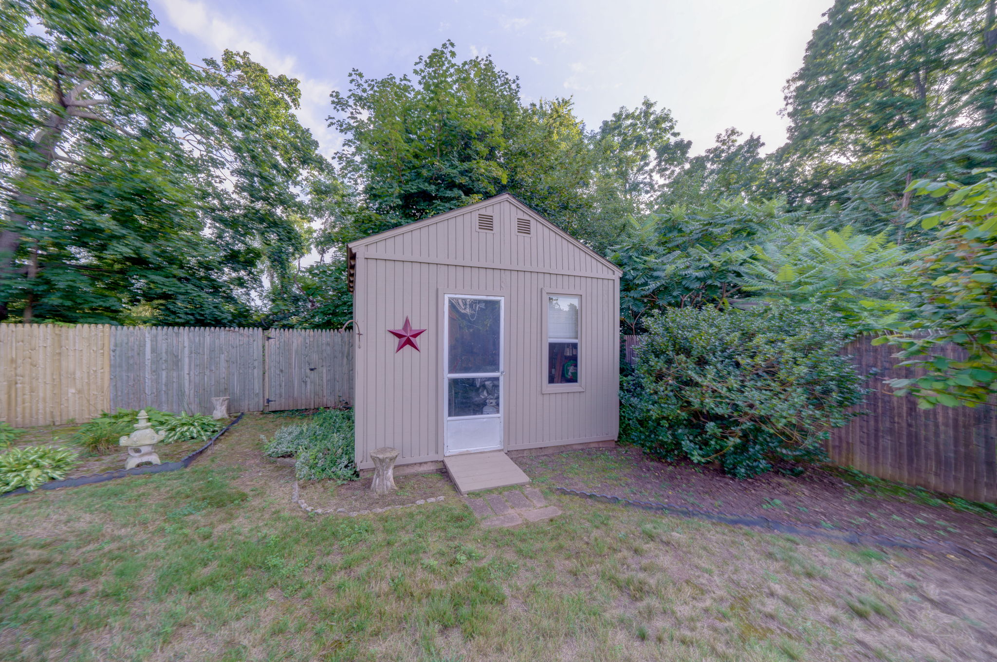 36 Lawncrest Dr, Southington, CT 06489, USA Photo 6