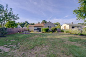 36 Lawncrest Dr, Southington, CT 06489, USA Photo 9