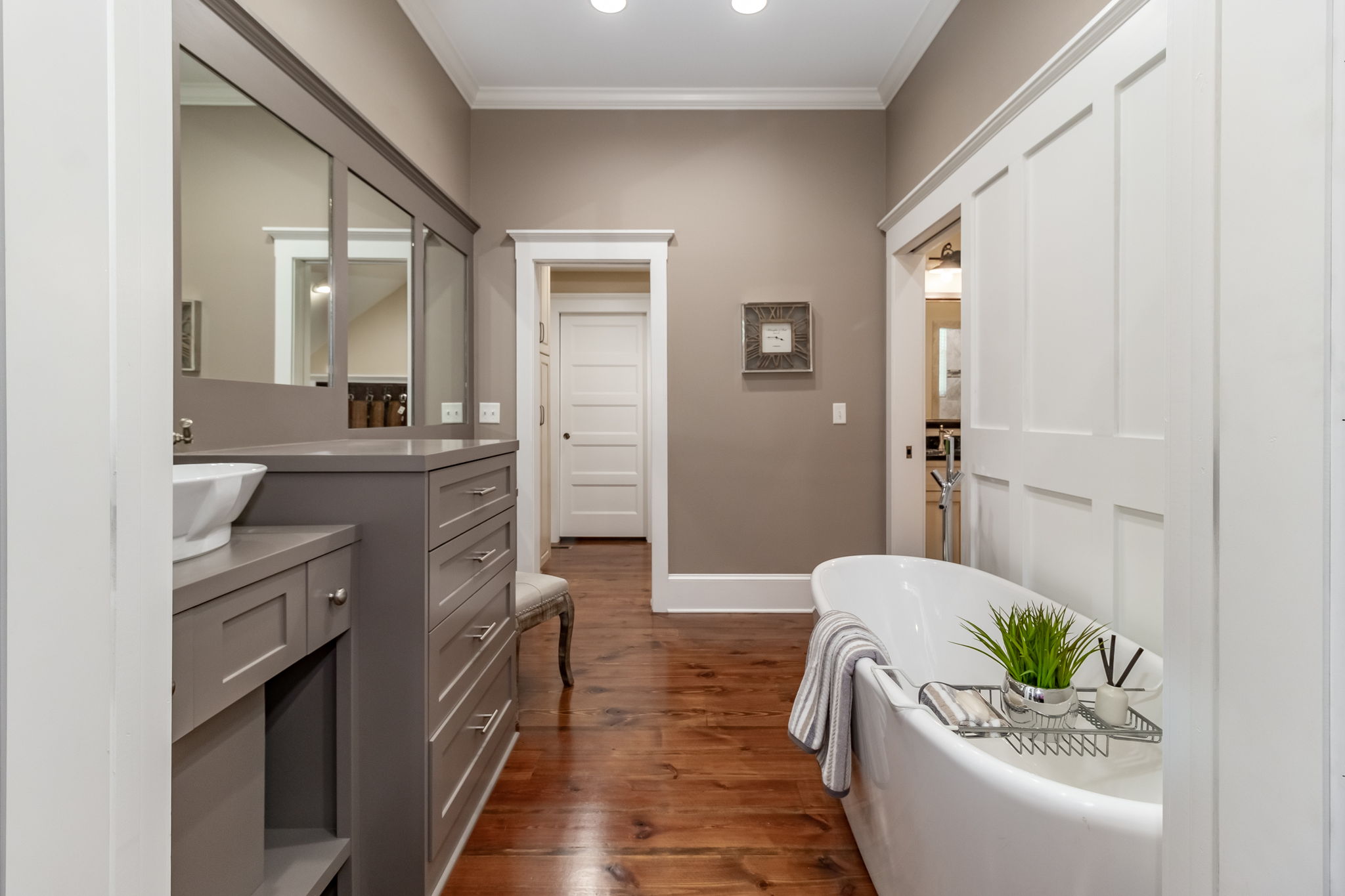 Owner's En-Suite Bath