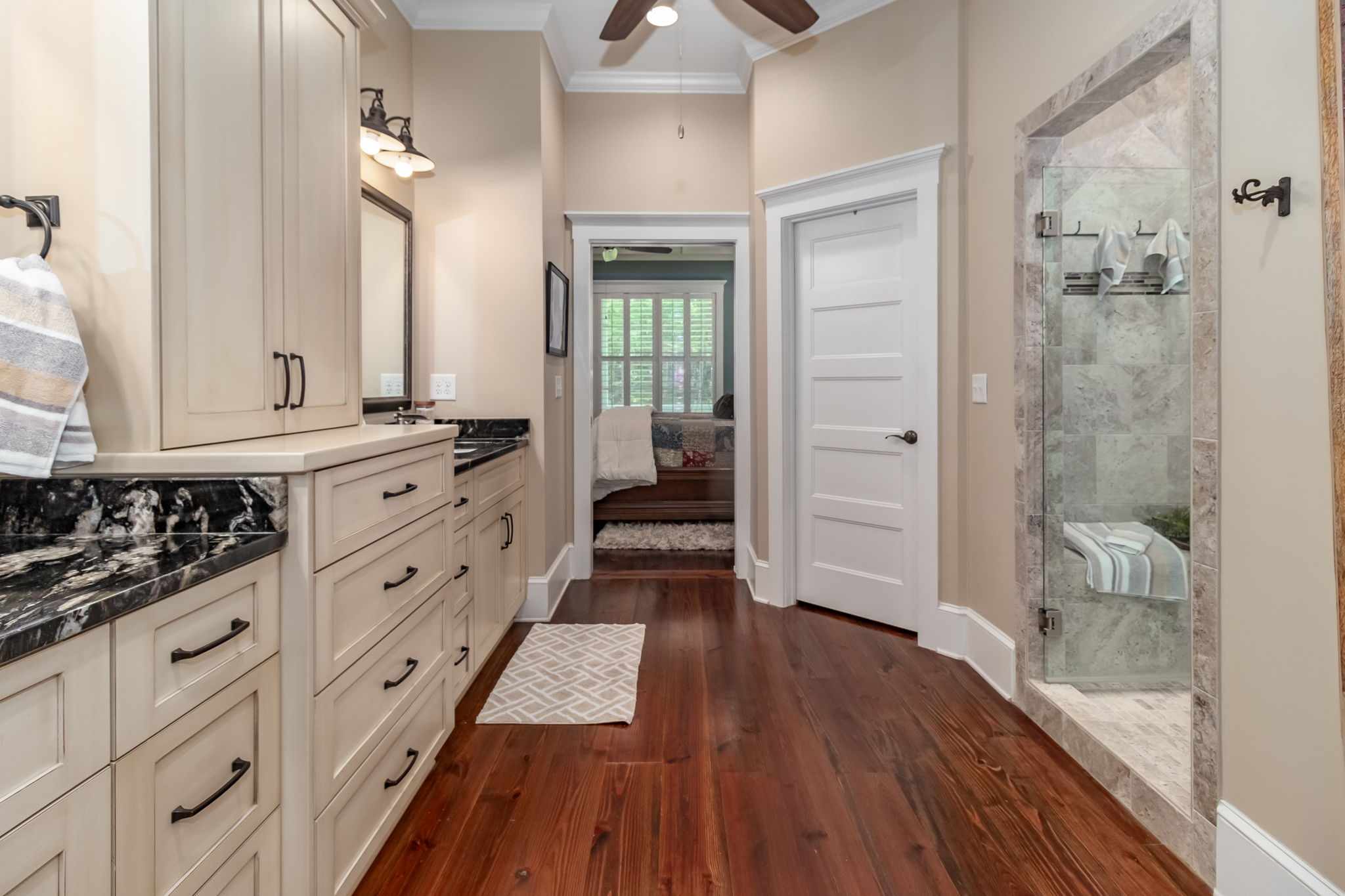 Owner's En-Suite Bath