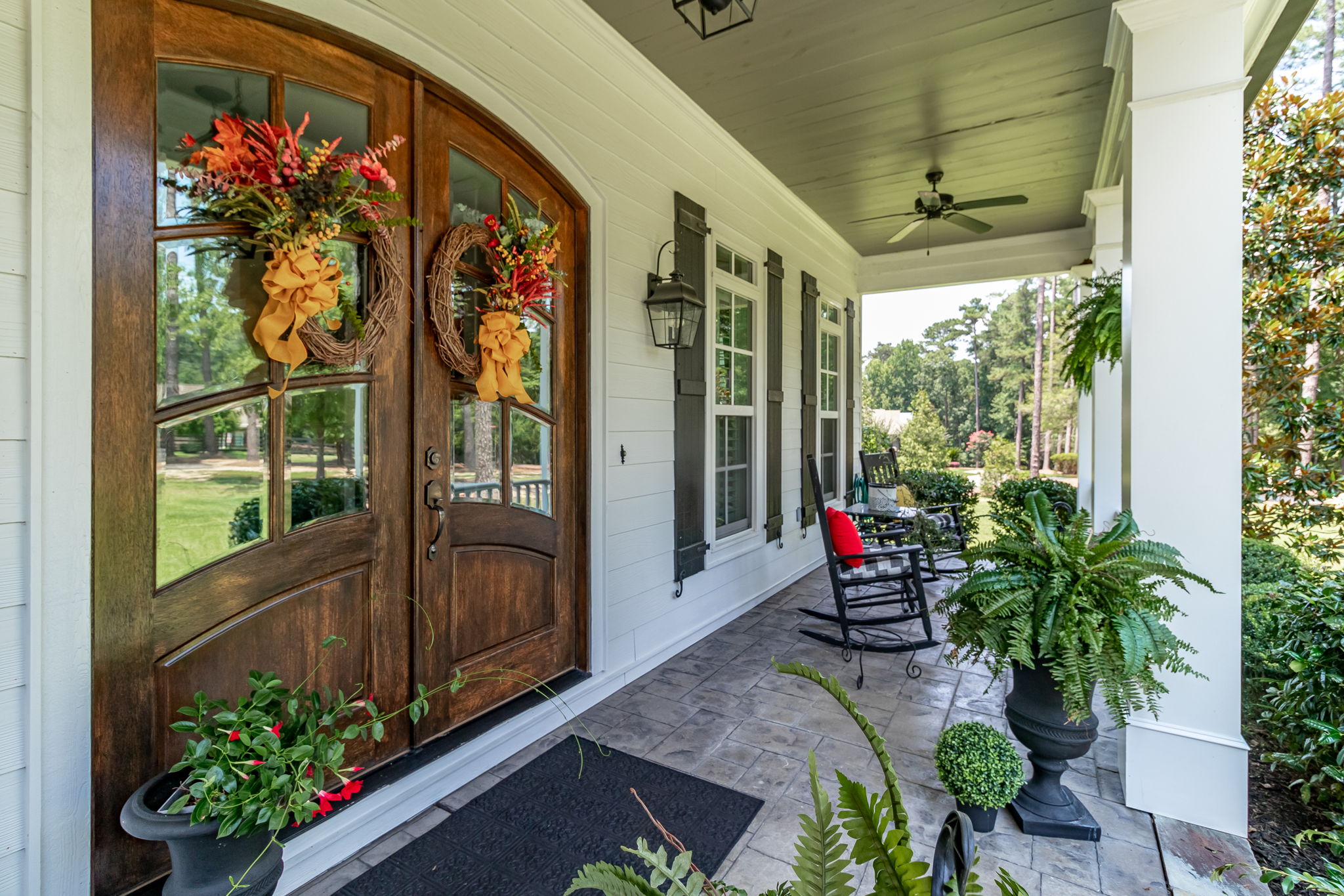 Front Porch/Entrance