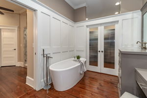 Owner's En-Suite Bath