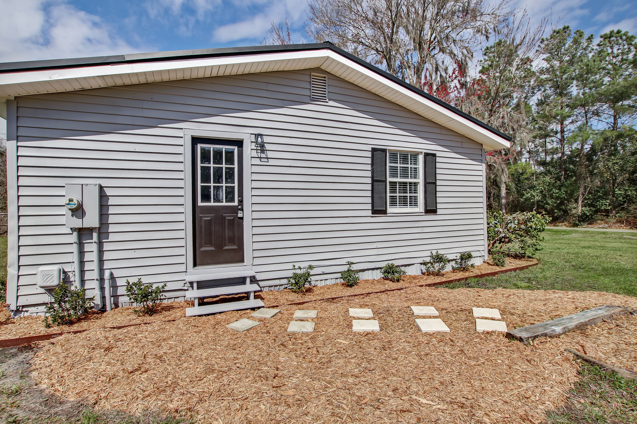 Side Entryway