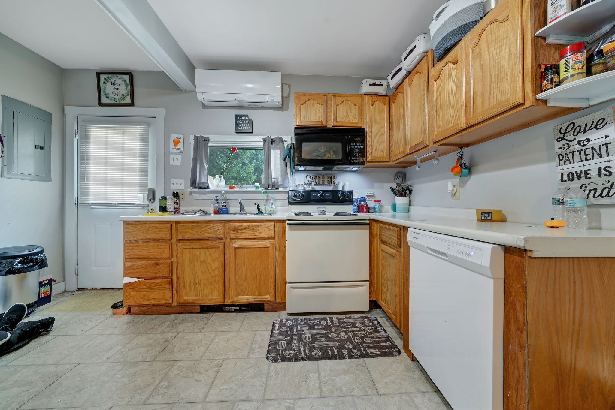 14 Crystal Ave, Derry, NH 03038, US Photo 8