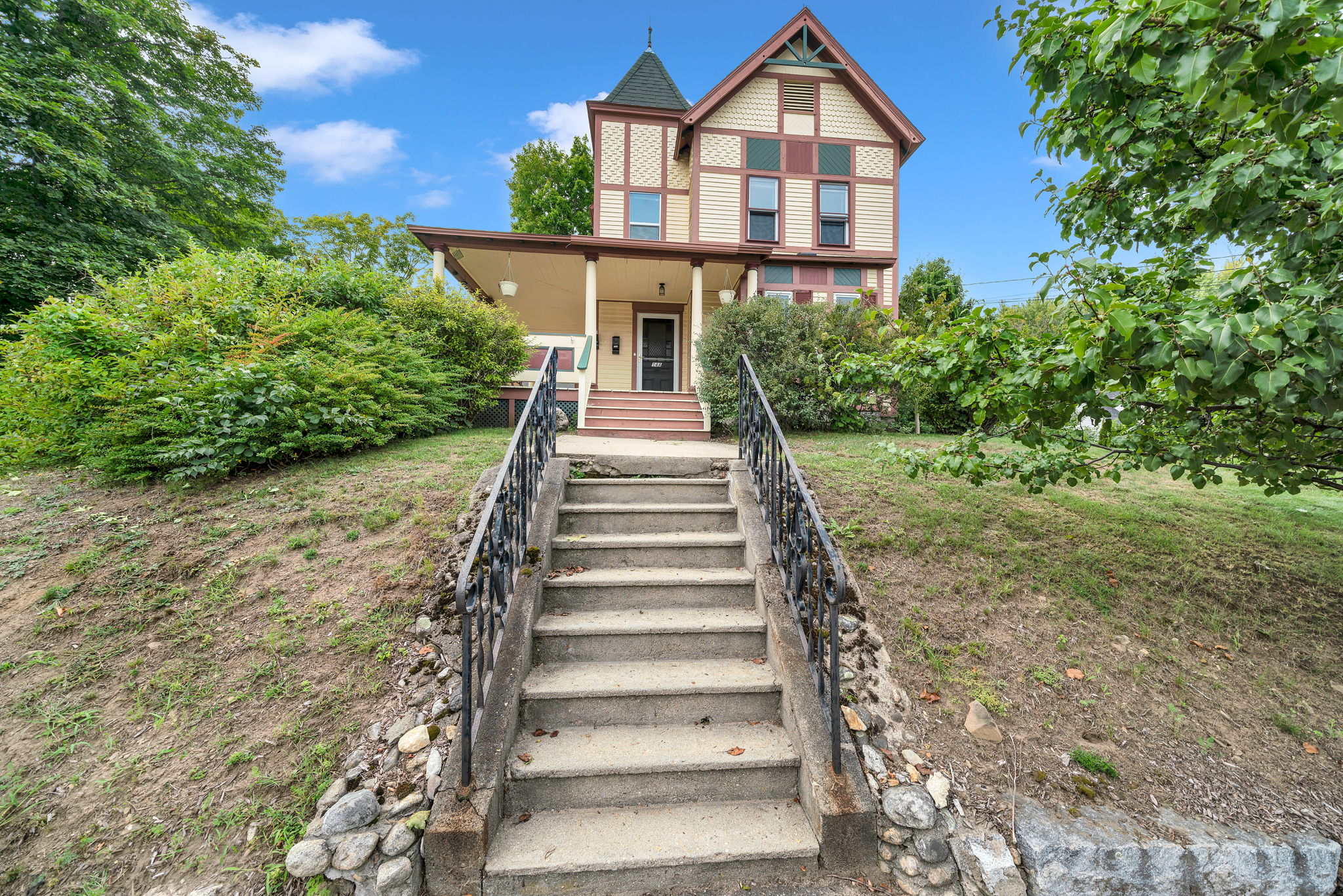 14 Crystal Ave, Derry, NH 03038, US Photo 3