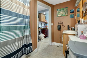 14 Crystal Ave, Derry, NH 03038, US Photo 9