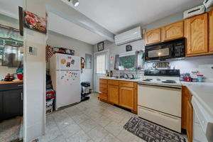 14 Crystal Ave, Derry, NH 03038, US Photo 6